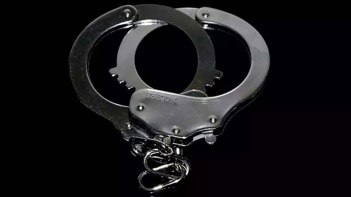 शादी में देरी को लेकर कार्यस्थल पर मंगेतर पर हमला, 29 वर्षीय व्यक्ति गिरफ्तार शादी में देरी को लेकर कार्यस्थल पर मंगेतर पर हमला, 29 वर्षीय व्यक्ति गिरफ्तार