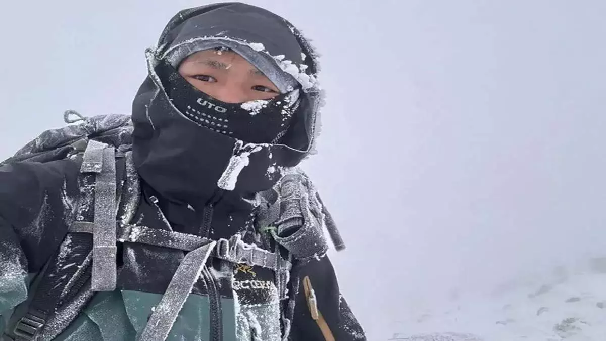 बर्फीले पहाड़ों में फंसा शख्स, 10 दिन तक टूथपेस्ट खाकर बचाई जान बर्फीले पहाड़ों में फंसा शख्स, 10 दिन तक टूथपेस्ट खाकर बचाई जान
