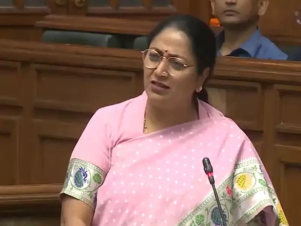 ये सब नाटक बस बहाना है: CAG रिपोर्ट पर आप के हंगामे पर दिल्ली की सीएम रेखा गुप्ता ये सब नाटक बस बहाना है: CAG रिपोर्ट पर आप के हंगामे पर दिल्ली की सीएम रेखा गुप्ता
