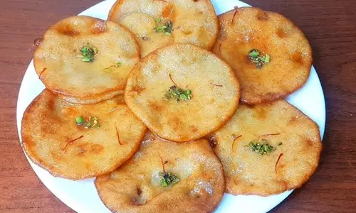 Flour Malpua: घर पर हलवाई की तरह ऐसे बनाएं परफेक्ट स्वीट डिश