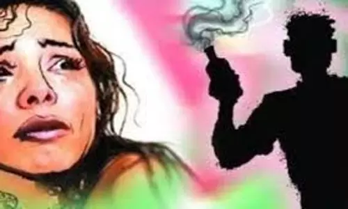 Prayagraj :दो पक्षों में झगड़े के बाद महिलाओं पर फेंका गया तेजाब Prayagraj :दो पक्षों में झगड़े के बाद महिलाओं पर फेंका गया तेजाब