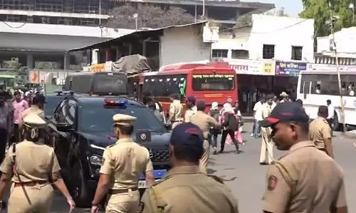 Rape in MSRTC bus: पुणे पुलिस ने बच्ची से 1 लाख रुपये वसूलने की सूचना दी Rape in MSRTC bus: पुणे पुलिस ने बच्ची से 1 लाख रुपये वसूलने की सूचना दी