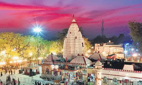 Odisha: प्रधान के प्रयास से 16वीं सदी का समलेश्वरी मंदिर प्लास्टिक मुक्त बनेगा