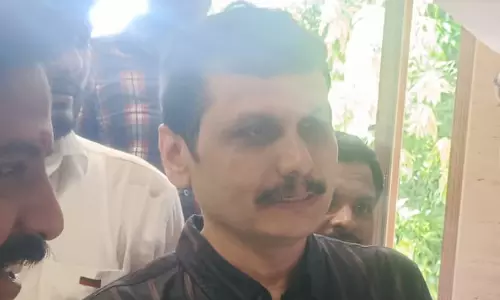 मंत्री सेंथिल बालाजी मामला: सुप्रीम कोर्ट ने विशेष अदालत के आदेश पर रोक लगाने से किया इनकार मंत्री सेंथिल बालाजी मामला: सुप्रीम कोर्ट ने विशेष अदालत के आदेश पर रोक लगाने से किया इनकार