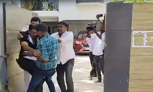 Tamil Nadu: सीमन के घर का सुरक्षा गार्ड हत्या के प्रयास के आरोप में गिरफ्तार Tamil Nadu: सीमन के घर का सुरक्षा गार्ड हत्या के प्रयास के आरोप में गिरफ्तार