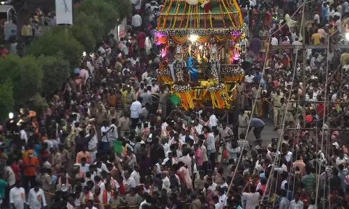 Vijayawada में उल्लास और भक्ति से भरा रथोत्सवम