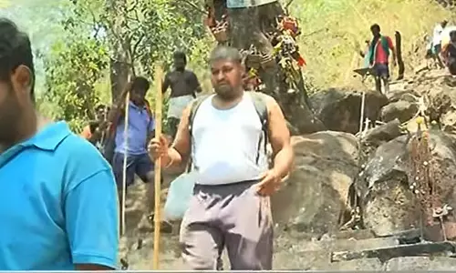 Tamil Nadu: तीसरे दिन भी शिव भक्तों का वेल्लिंगिरी पहाड़ी पर सैलाब उमड़
