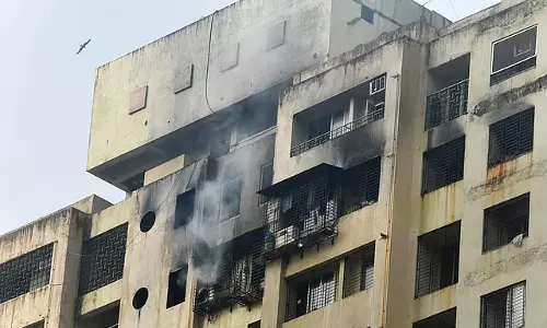 Mumbai : बायकुला इलाके में सबसे ऊंची इमारत की 42वीं मंजिल पर आग लग गई