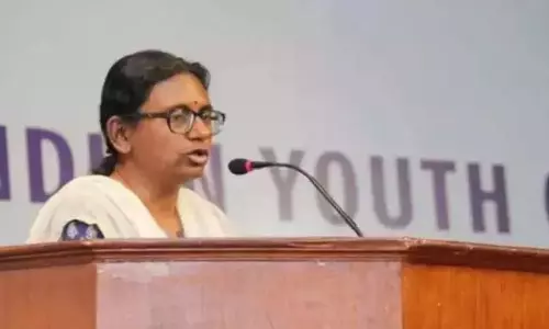 Telangana: मीनाक्षी ने गांधी भवन से बैनर हटाने का आदेश दिया