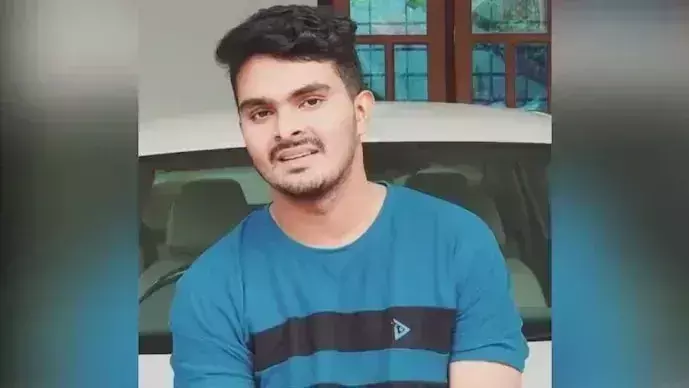 Kerala : वेंजाराम्मूडू हत्या के आरोपी के पिता असहनीय क्षति का सामना करने के लिए Kerala : वेंजाराम्मूडू हत्या के आरोपी के पिता असहनीय क्षति का सामना करने के लिए