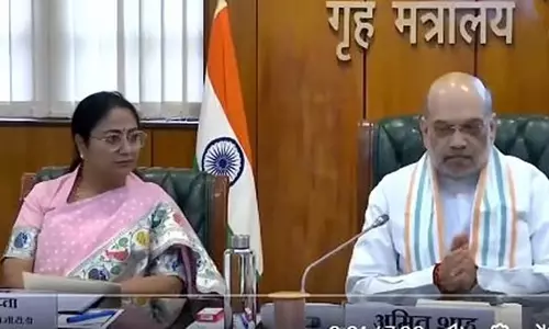 Delhi : रेखा गुप्ता ने कानून व्यवस्था की स्थिति पर आयोजित बैठक में भाग लिया
