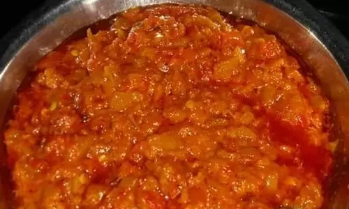 गीली लाल मिर्च सॉस रेसिपी गीली लाल मिर्च सॉस रेसिपी