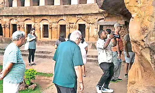 Odisha ट्रैवल बाज़ार में उमड़े पर्यटक Odisha ट्रैवल बाज़ार में उमड़े पर्यटक