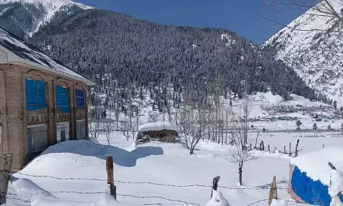 J&K में वारवान-मारवा घाटियों में भारी बर्फबारी