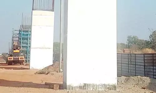 Dabolim हवाई अड्डे के पास चार लेन वाले फ्लाईओवर निर्माण पर चिंता: उड़ान संचालन के लिए जोखिम Dabolim हवाई अड्डे के पास चार लेन वाले फ्लाईओवर निर्माण पर चिंता: उड़ान संचालन के लिए जोखिम