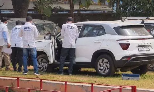 सुतंद्र चटर्जी कार पीछा मामले में पहली गिरफ्तारी: अंडाल में SUV चालक गिरफ्तार सुतंद्र चटर्जी कार पीछा मामले में पहली गिरफ्तारी: अंडाल में SUV चालक गिरफ्तार