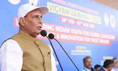 Rajnath Singh: चुनौतियों से निपटने के लिए उभरती प्रौद्योगिकियों में प्रशिक्षण लेने का आग्रह किया