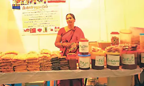 Telangana : अब रेलवे स्टेशनों पर तेलंगाना उत्पाद