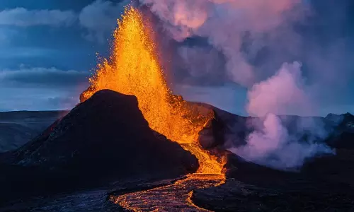 Volcanoes: भूविज्ञान और भयंकर विशेषताओं के बारे में तथ्य