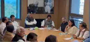 केरल की जनता दमनकारी और सांप्रदायिक ताकतों को करेगी परास्त : मल्लिकार्जुन खड़गे केरल की जनता दमनकारी और सांप्रदायिक ताकतों को करेगी परास्त : मल्लिकार्जुन खड़गे