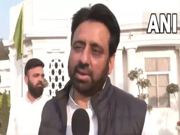 विपक्ष में होने के नाते, भाजपा को अपने वादे पूरे करने के लिए मजबूर करेंगे: AAP के अमानतुल्लाह खान विपक्ष में होने के नाते, भाजपा को अपने वादे पूरे करने के लिए मजबूर करेंगे: AAP के अमानतुल्लाह खान