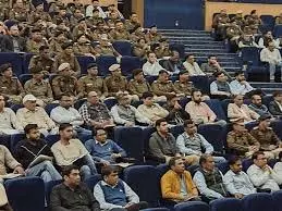 गुरुग्राम में शांतिपूर्ण मतदान के लिए 4,500 सुरक्षाकर्मी तैनात गुरुग्राम में शांतिपूर्ण मतदान के लिए 4,500 सुरक्षाकर्मी तैनात