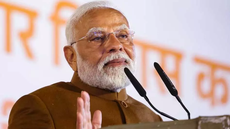 पीएम मोदी तीन दिवसीय गुजरात दौरे पर पीएम मोदी तीन दिवसीय गुजरात दौरे पर