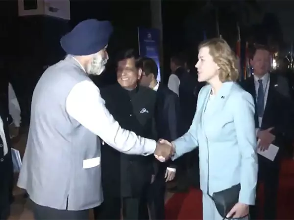 EU के आयुक्त कॉलेज, जयशंकर, पीयूष गोयल और अन्य सीआईआई द्वारा आयोजित रात्रिभोज में शामिल हुए EU के आयुक्त कॉलेज, जयशंकर, पीयूष गोयल और अन्य सीआईआई द्वारा आयोजित रात्रिभोज में शामिल हुए