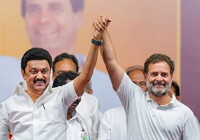 मुख्यमंत्री का जन्मदिन: राहुल गांधी, विजय, रजनी ने दी बधाई मुख्यमंत्री का जन्मदिन: राहुल गांधी, विजय, रजनी ने दी बधाई
