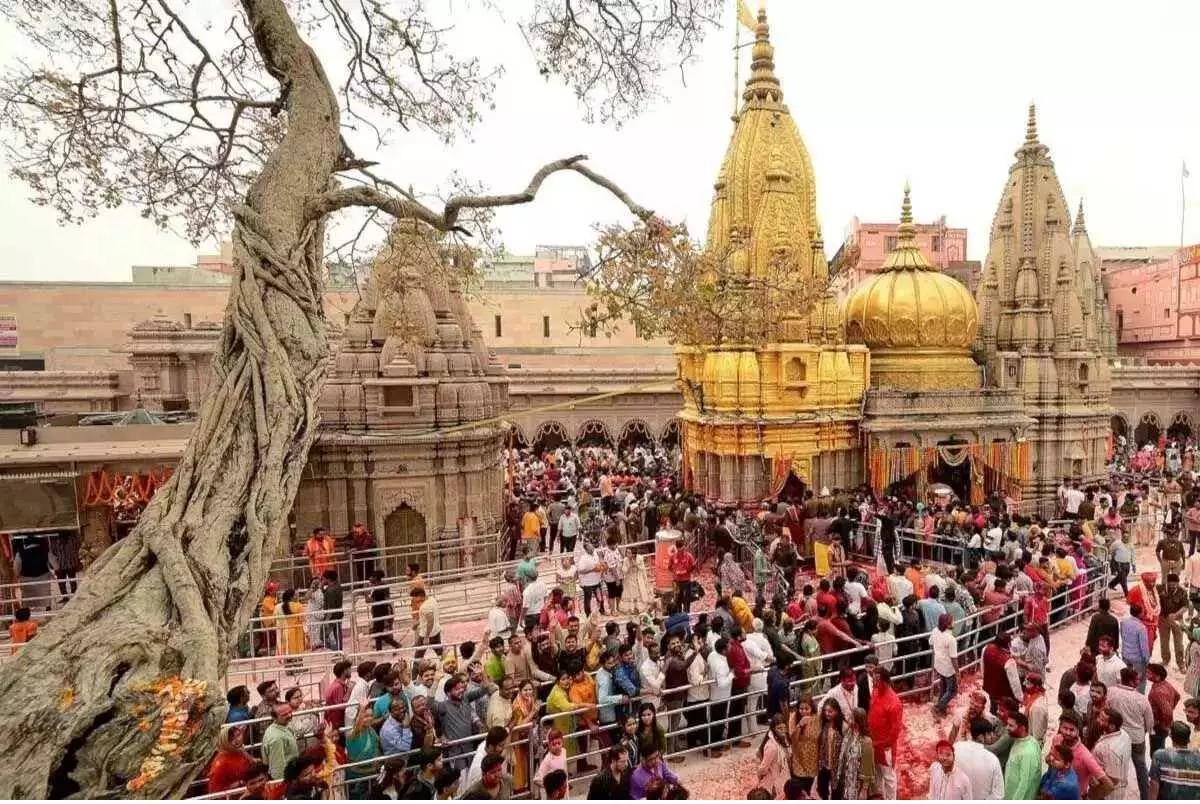 Varanasi: काशी में श्रद्धालुओं का भारी उत्साह देखने को मिला Varanasi: काशी में श्रद्धालुओं का भारी उत्साह देखने को मिला