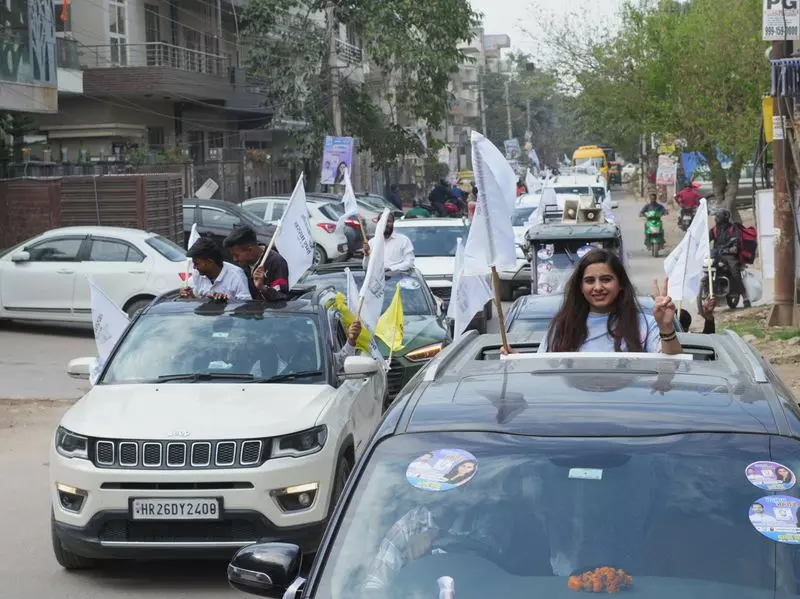 Haryana : बरखा शर्मा ने मतदाताओं से लोकतांत्रिक कर्तव्य को प्राथमिकता देने का आग्रह किया Haryana : बरखा शर्मा ने मतदाताओं से लोकतांत्रिक कर्तव्य को प्राथमिकता देने का आग्रह किया