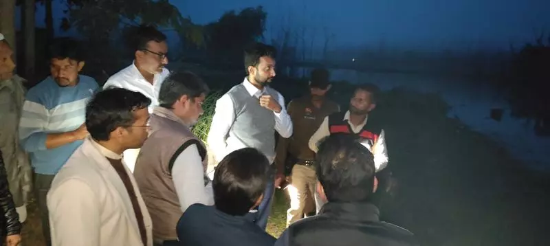 Yamunanagar डीसी, एसपी रातभर गांव में रुके Yamunanagar डीसी, एसपी रातभर गांव में रुके