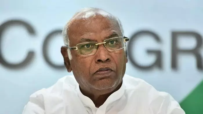 कांग्रेस अध्यक्ष ने Maharashtra के लिए विधायक दल की नियुक्तियों की घोषणा की कांग्रेस अध्यक्ष ने Maharashtra के लिए विधायक दल की नियुक्तियों की घोषणा की