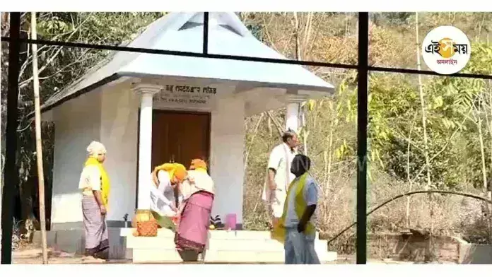 Manipur में उग्रवादियों ने मैतेई तीर्थयात्री समूह को निशाना बनाया Manipur में उग्रवादियों ने मैतेई तीर्थयात्री समूह को निशाना बनाया