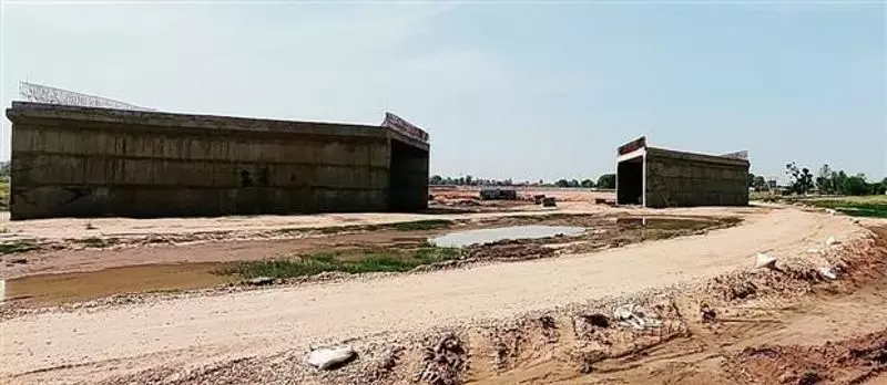 punjab : भूमि अधिग्रहण में देरी से दिल्ली-कटरा राजमार्ग प्रभावित punjab : भूमि अधिग्रहण में देरी से दिल्ली-कटरा राजमार्ग प्रभावित