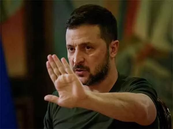ज़ेलेंस्की ने ट्रम्प के साथ सार्वजनिक विवाद के बाद रूस के खिलाफ सुरक्षा गारंटी की आवश्यकता पर बल दिया ज़ेलेंस्की ने ट्रम्प के साथ सार्वजनिक विवाद के बाद रूस के खिलाफ सुरक्षा गारंटी की आवश्यकता पर बल दिया