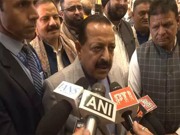 केंद्रीय मंत्री जितेंद्र सिंह ने बजट सत्र से पहले जम्मू-कश्मीर BJP विधायकों के साथ बैठक की केंद्रीय मंत्री जितेंद्र सिंह ने बजट सत्र से पहले जम्मू-कश्मीर BJP विधायकों के साथ बैठक की