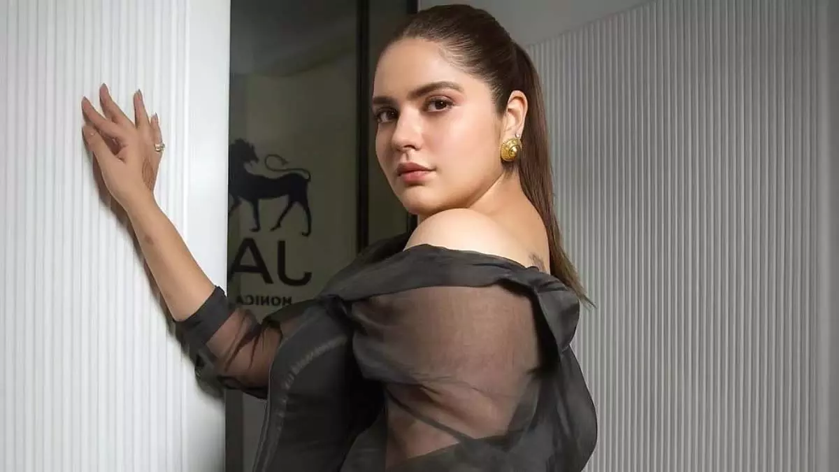 डब्बा कार्टेल फेम अंजलि आनंद ने प्लस साइज फीमेल एक्टर कहे जाने पर कहा डब्बा कार्टेल फेम अंजलि आनंद ने प्लस साइज फीमेल एक्टर कहे जाने पर कहा