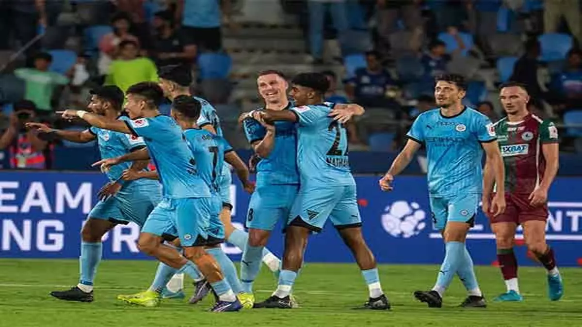 ISL: मुंबई सिटी ने मोहन बागान सुपरजाइंट को 2-2 से बराबरी पर रोका ISL: मुंबई सिटी ने मोहन बागान सुपरजाइंट को 2-2 से बराबरी पर रोका