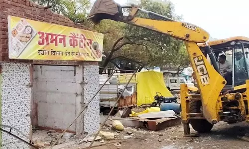 बीजेपी नेता की बढ़ी टेंशन, होटल पर गरजा बुलडोजर, प्रशासन की कार्रवाई से खलबली