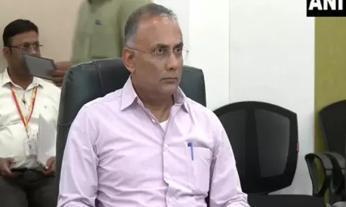 Karnataka सरकार टैटू पार्लर के लिए नियम लागू करने की योजना बना रही, केंद्र से हस्तक्षेप की मांग Karnataka सरकार टैटू पार्लर के लिए नियम लागू करने की योजना बना रही, केंद्र से हस्तक्षेप की मांग