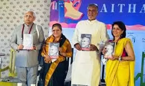 आर्ट्स कॉलेज में कैलाश सत्यार्थी की आत्मकथा दियासलाई का विमोचन हुआ आर्ट्स कॉलेज में कैलाश सत्यार्थी की आत्मकथा दियासलाई का विमोचन हुआ