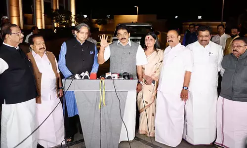 Kerala: केरल के नेताओं पर कांग्रेस का प्रतिबंध Kerala: केरल के नेताओं पर कांग्रेस का प्रतिबंध