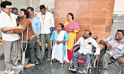 Tamil Nadu: स्थानीय निकाय कोटा के लिए दिव्यांगजनों द्वारा धन्यवाद दिया गया Tamil Nadu: स्थानीय निकाय कोटा के लिए दिव्यांगजनों द्वारा धन्यवाद दिया गया