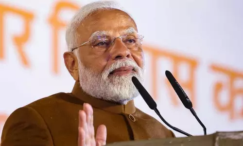 पीएम मोदी तीन दिवसीय गुजरात दौरे पर पीएम मोदी तीन दिवसीय गुजरात दौरे पर