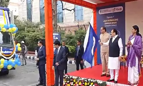 JP Nadda ने सप्ताह भर चलने वाले उत्सव को मनाने के लिए जन औषधि रथ को हरी झंडी दिखाई