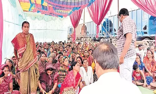 Odisha: ओडिशा में कोयला रेलवे साइडिंग को स्थानीय प्रतिरोध का सामना करना पड़ा Odisha: ओडिशा में कोयला रेलवे साइडिंग को स्थानीय प्रतिरोध का सामना करना पड़ा