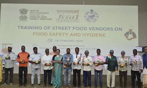 FSSAI ने स्ट्रीट फूड विक्रेताओं के लिए प्रशिक्षण आयोजित किया FSSAI ने स्ट्रीट फूड विक्रेताओं के लिए प्रशिक्षण आयोजित किया