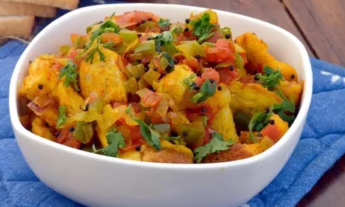 Bread Poha: इस बार नाश्ते में ट्राई करें ये डिश Bread Poha: इस बार नाश्ते में ट्राई करें ये डिश