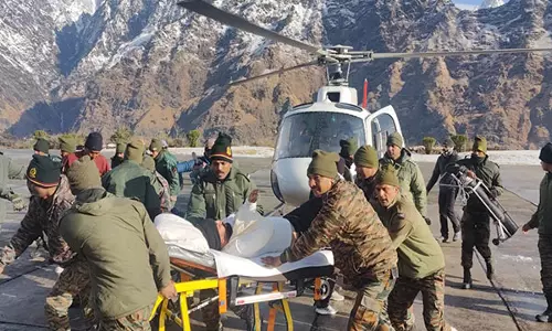 भारतीय सेना ने Chamoli में हिमस्खलन प्रभावित क्षेत्र से 14 और श्रमिकों को बचाया भारतीय सेना ने Chamoli में हिमस्खलन प्रभावित क्षेत्र से 14 और श्रमिकों को बचाया